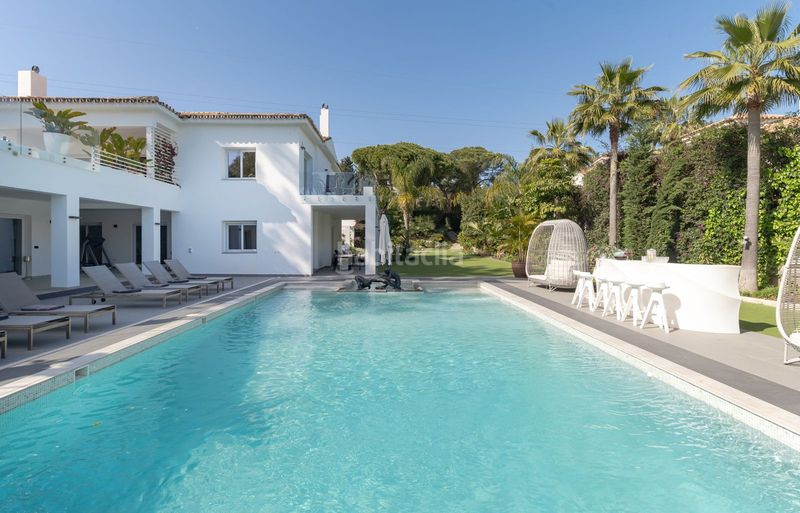 Foto 6ff0a255-b5ae-47ae-9306-9ca6b2b37153. Casa adossada amb aparcament a Nueva Atalaya Estepona