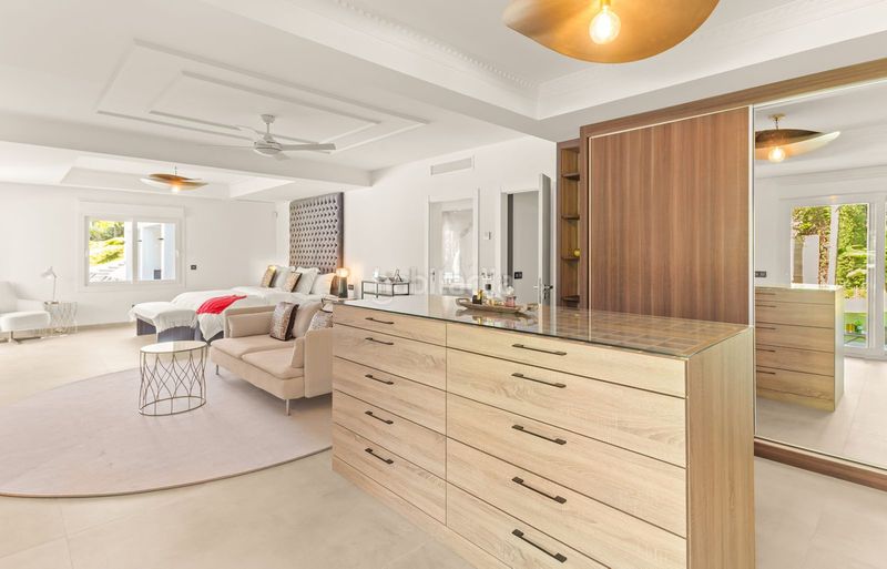 Foto 8d3d32f4-0271-43d8-91a6-4d9d6572e198. Casa adossada amb aparcament a Nueva Atalaya Estepona