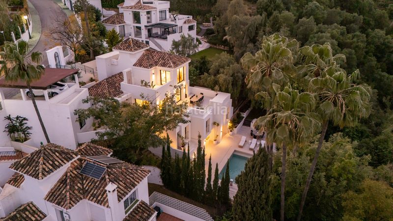 Foto ad81fa58-dd6c-4d89-8704-24bfbc9f5fe9. Casa adossada a Las Brisas Marbella