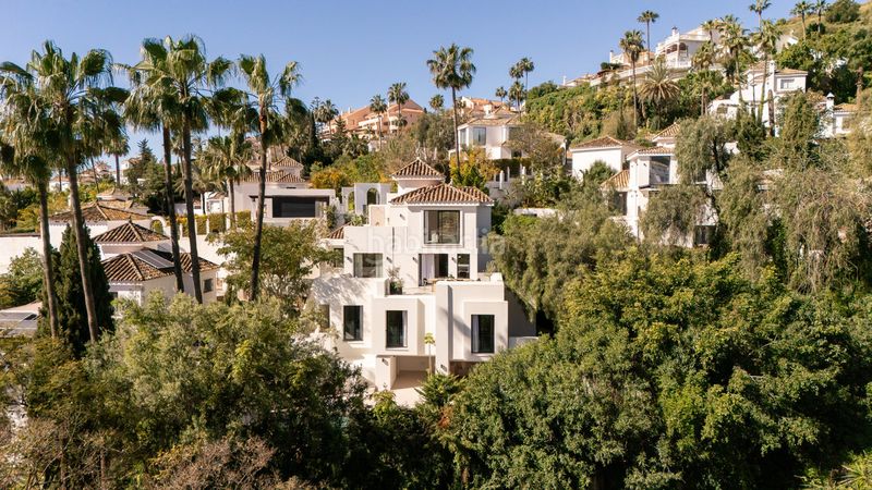 Foto f1b67dfd-3d78-4756-b6bd-764e576436d2. Casa adossada a Las Brisas Marbella