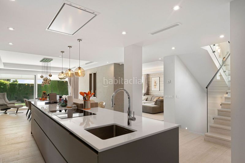 Foto be5aedf5-cfd8-4771-8fca-61d826a699d1. Casa adossada a Las Brisas Marbella