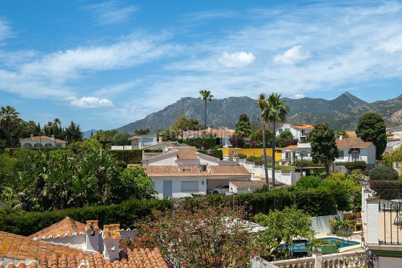 Foto 10ca09dd-e50f-4553-8104-ef64d3ca7e13. Casa adosada en Río Real Marbella