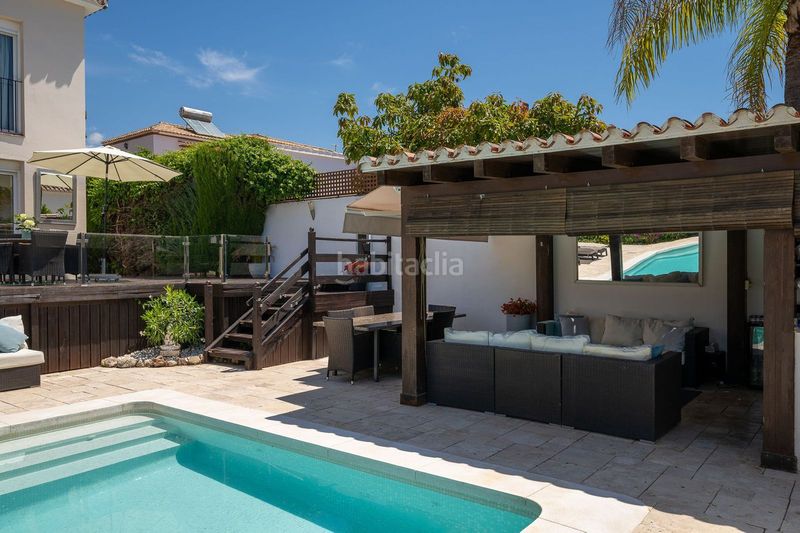 Foto 4d848b56-737f-4a62-b623-d4b69913cd2e. Casa adosada en Río Real Marbella