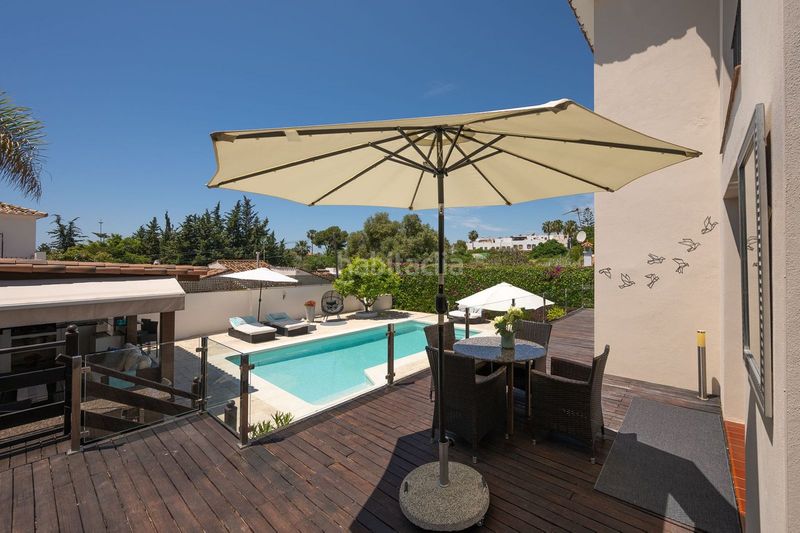 Foto a1404f9b-f623-4802-b450-572ebeecd343. Casa adosada en Río Real Marbella