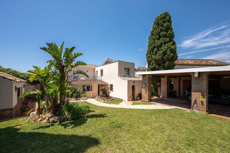 Foto b0d8613a-f54c-49b1-9e58-ab2018679f7d. Casa adosada en Río Real Marbella