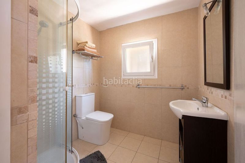 Foto b64af364-ba50-4c68-84d4-131cea8727d0. Casa adosada en Río Real Marbella