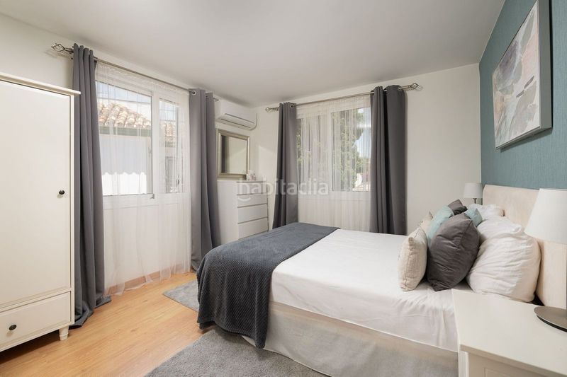 Foto c57a8211-09f5-4a89-83fb-1ce8df7b2817. Casa adosada en Río Real Marbella