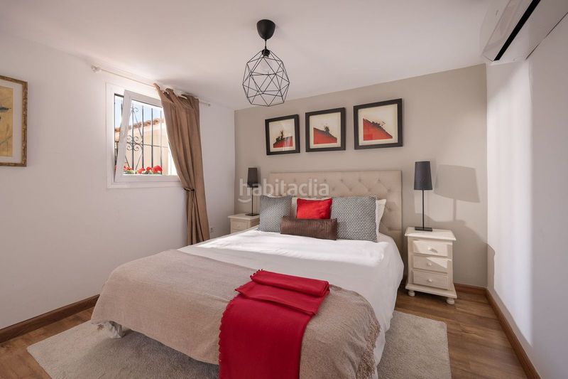 Foto e9dabf05-0bb3-4ebe-9522-cfb96b74b674. Casa adosada en Río Real Marbella