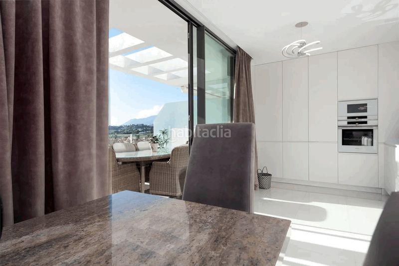 Foto 6f2a9a79-63cf-410f-bf61-64532763b01e. Àtic a Centro Estepona