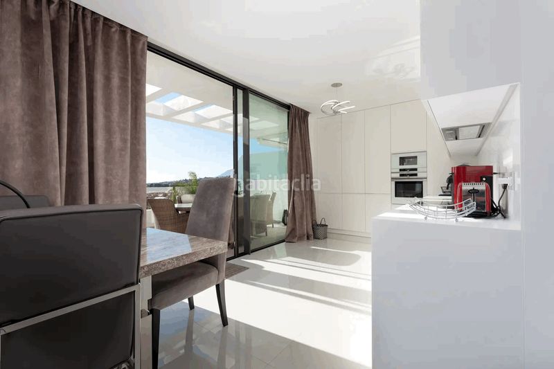 Foto 9063b513-d21d-46c9-8451-7b88c2ad7087. Àtic a Centro Estepona