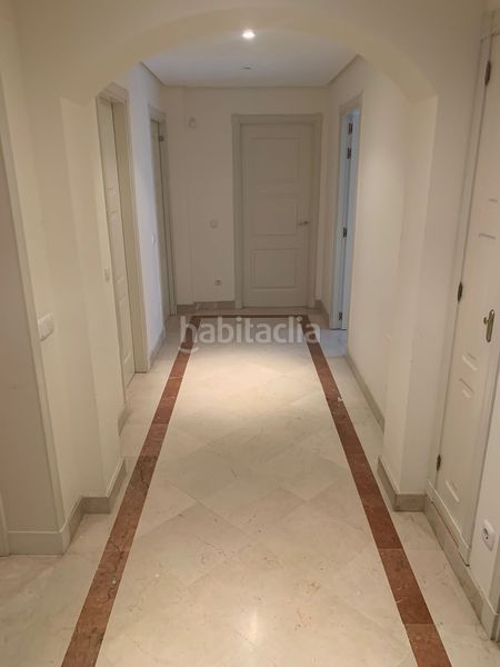Foto ca2e17e1-0b92-4a5c-b307-81e95192907b. Pis amb aparcament a bahía de Marbella Marbella
