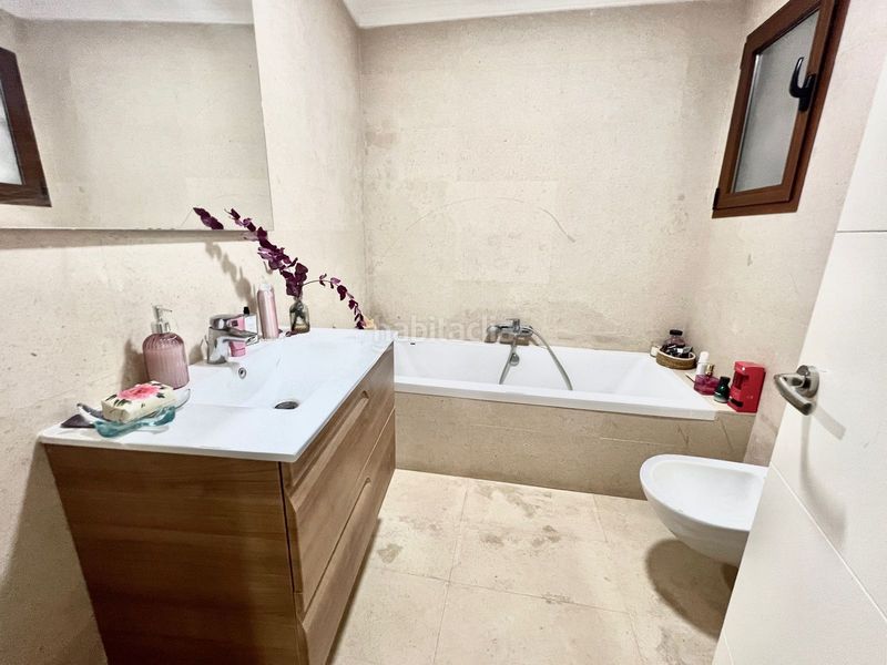 Foto c3b6b921-4a6a-4299-bd23-f566d4b274ef. Casa adossada a Las Brisas Marbella