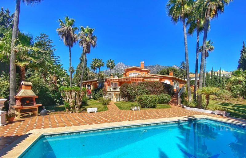 Foto 986c4061-8148-43c7-94fc-3db562140898. Casa adossada amb aparcament a Sierra Blanca Marbella