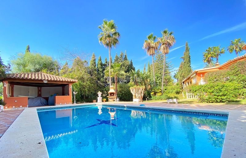 Foto add3c662-bb4c-43fa-b3a5-d9866d0ea96e. Casa adossada amb aparcament a Sierra Blanca Marbella