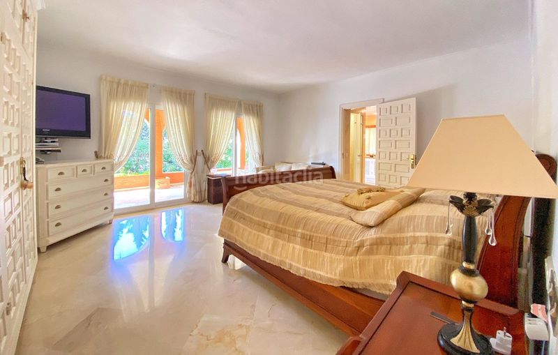 Foto b19400d4-9ac0-4fbf-8898-5a4cd1534c0b. Casa adossada amb aparcament a Sierra Blanca Marbella