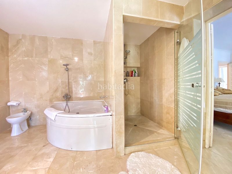 Foto c4843e2a-1231-4790-a746-5b1353b44422. Casa adossada amb aparcament a Sierra Blanca Marbella