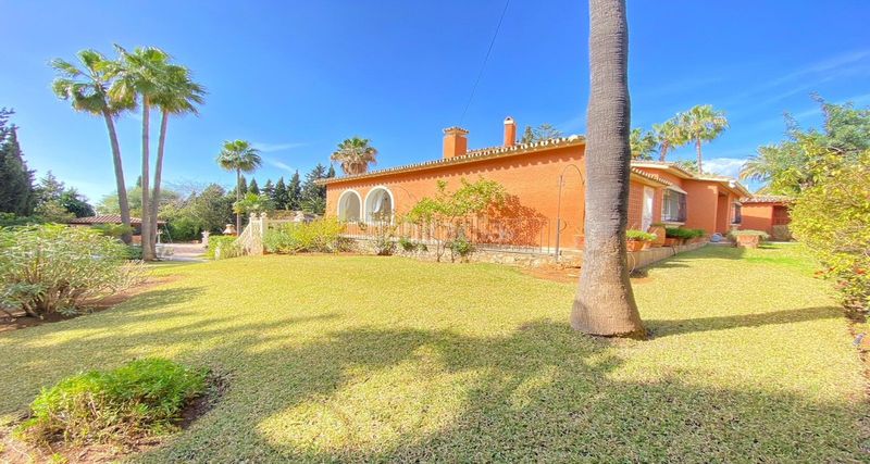 Foto e61d7a48-71c8-4177-9b6c-6c18329c023d. Casa adossada amb aparcament a Sierra Blanca Marbella
