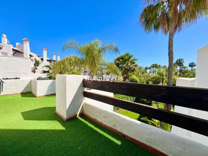 Foto 0bc4f5da-3c69-4b9c-b24b-8225e038b632. Casa adossada a Centro Estepona
