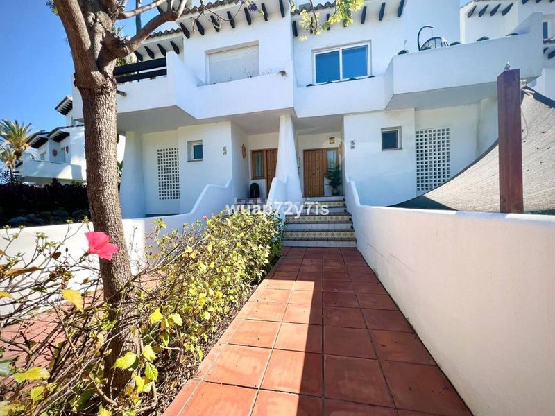 Foto 6d862fe0-8294-40fe-964a-a3ecb7b1a947. Casa adossada a Centro Estepona