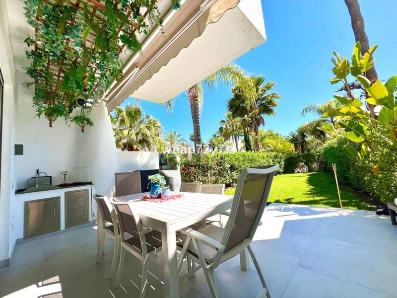 Foto 72767aff-8be4-4232-8682-d5905c73f6b9. Casa adossada a Centro Estepona