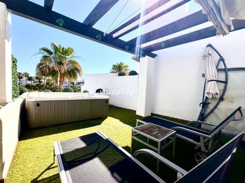 Foto 7fce2ea3-45c7-4b37-8d2c-6f7762b200d3. Casa adossada a Centro Estepona