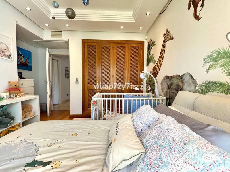 Foto a2d1a3f5-516a-4c7c-9572-d58541e71188. Casa adossada a Centro Estepona