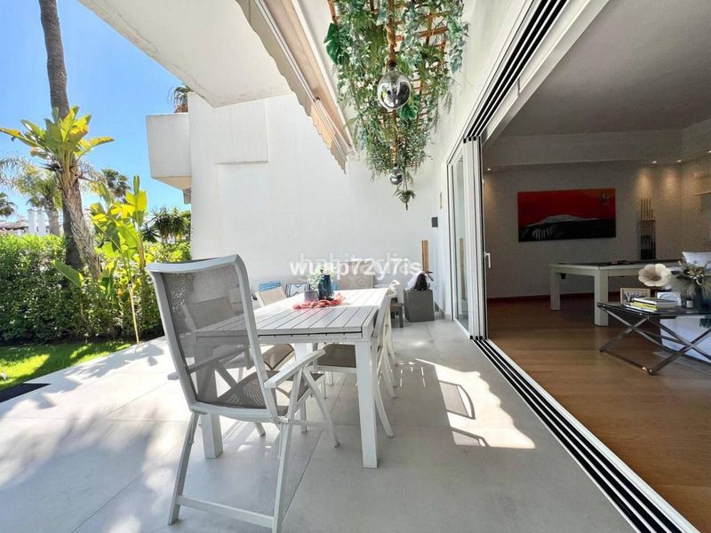 Foto f9173e81-0bd8-4470-917e-05c536b4c34f. Casa adossada a Centro Estepona