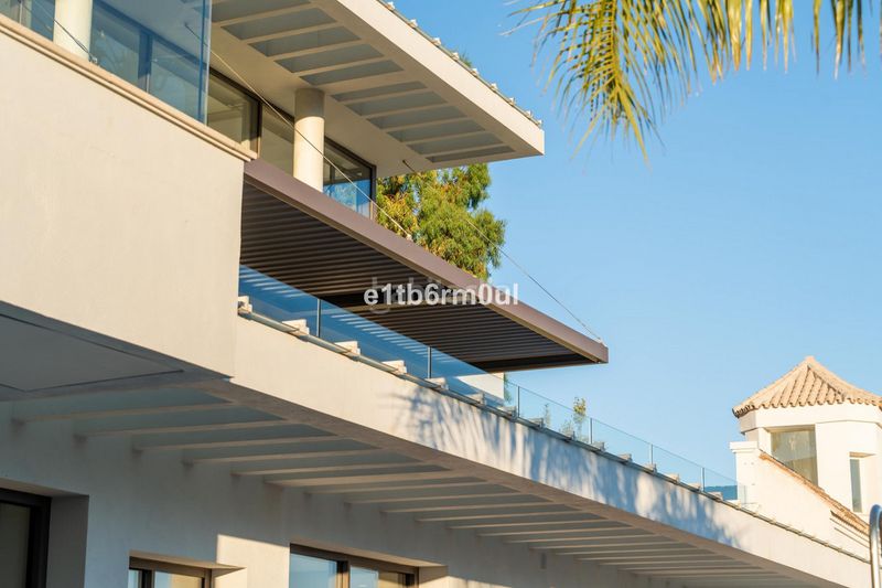 Foto a6782769-2ff8-4d91-86de-d116d00cba8a. Casa adossada a La Quinta Benahavís