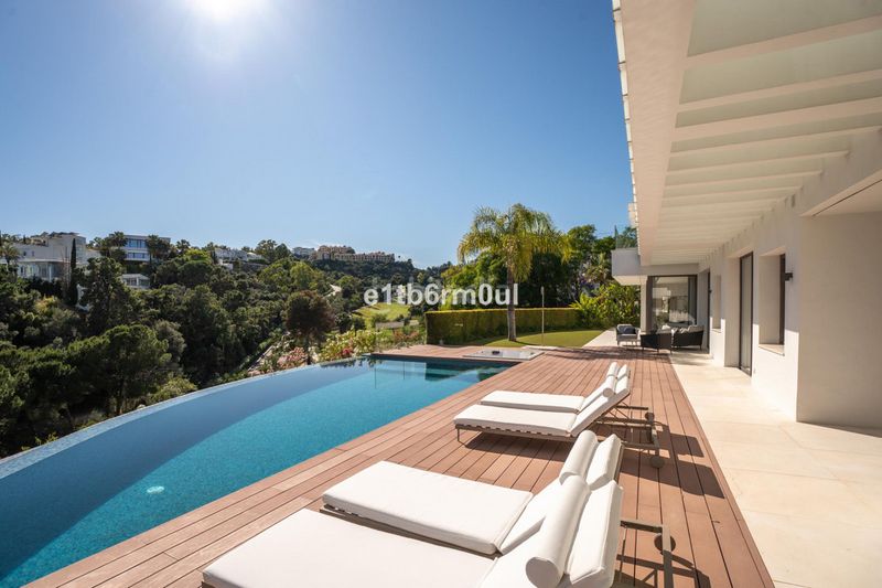 Foto c368ba13-ddfe-4808-b344-79573ba63d24. Casa adossada a La Quinta Benahavís