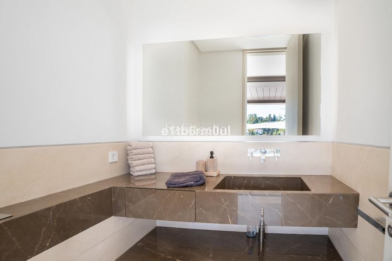 Foto cce8297a-94f8-43dc-8c7c-08e6fc6641e5. Casa adossada a La Quinta Benahavís
