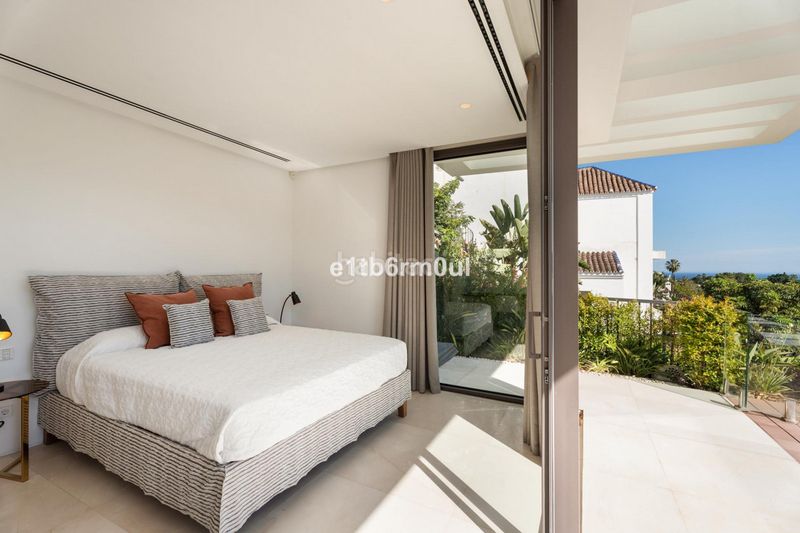 Foto ed5c76ea-77fa-4fa7-af49-c9e854d01b2c. Casa adossada a La Quinta Benahavís