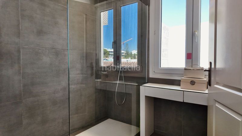 Foto 73d49380-df48-40bb-8d2b-ee7f444fb8ff. Casa adosada en Las Brisas Marbella