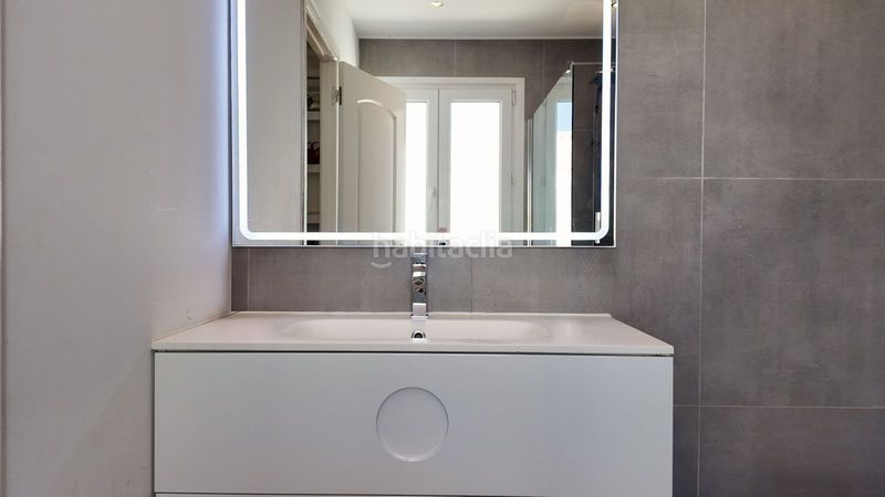Foto c4e71a13-0d65-44b7-b89e-00b7c4bd346b. Casa adosada en Las Brisas Marbella