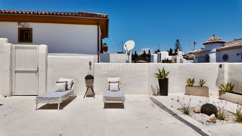 Foto c5226b77-efa8-4c47-92c0-bb35b6b5900f. Casa adosada en Las Brisas Marbella