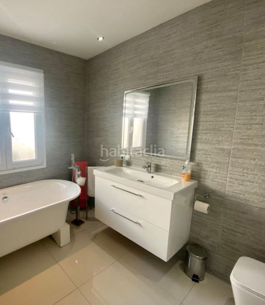 Foto 21f79f9b-d6f1-4220-9b48-80b8055d74f3. Casa adossada amb aparcament a Las Brisas Marbella