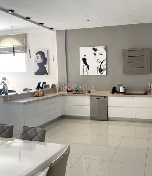 Foto e6353132-87c9-4dcd-9df9-d014ebb51fe2. Casa adossada amb aparcament a Las Brisas Marbella