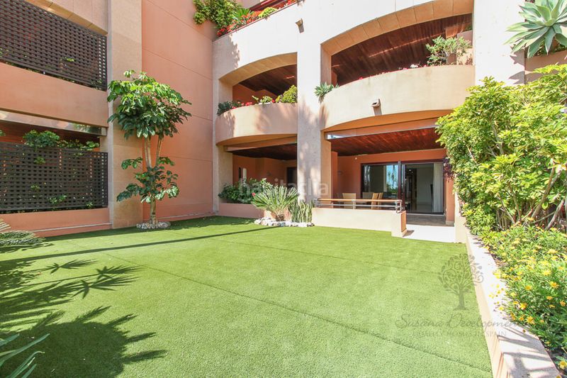 Foto 2562d5a5-2e7e-42a7-a248-64e3f7aaff3f. Piso en Puerto Banús Marbella