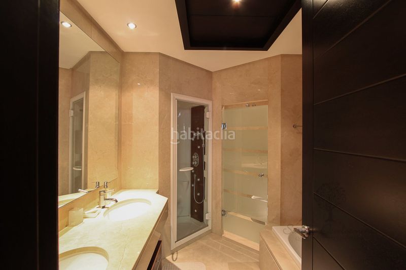Foto 75a84a8b-ebc5-4fd9-af09-17d17036a53b. Piso en Puerto Banús Marbella