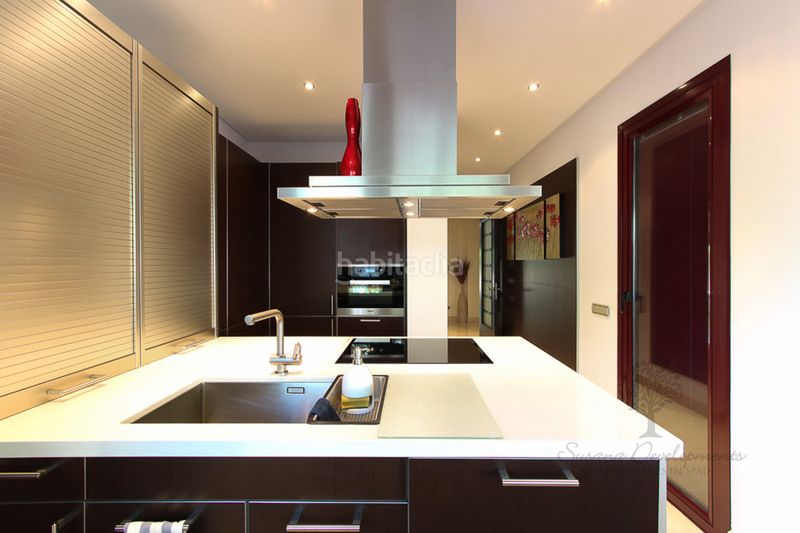 Foto e82cf6c8-5d08-46f7-96a4-125872ede2b1. Piso en Puerto Banús Marbella