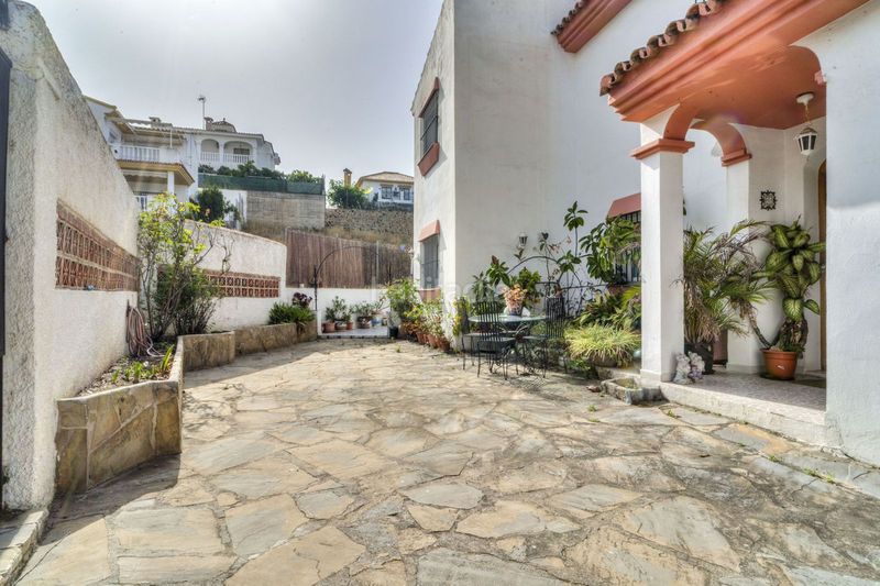 Foto 22355098-48ae-405f-ac7d-1a6d47ff258a. Casa adossada amb aparcament a Casco Antiguo Marbella
