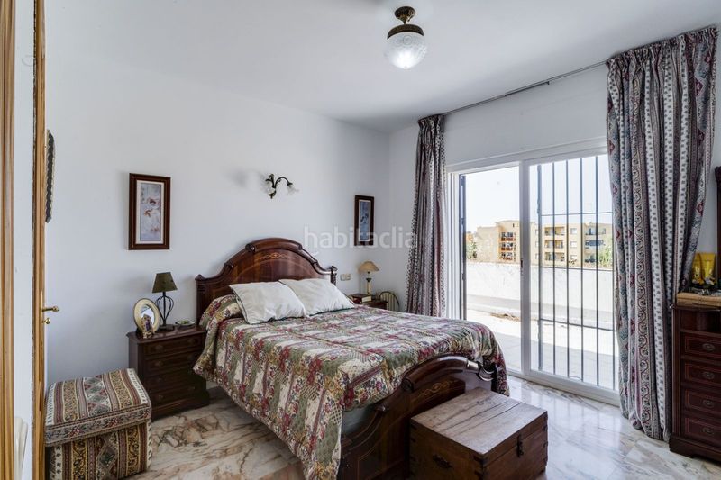 Foto afc7e1d9-a531-4745-9eee-6d6cdfde3cb1. Casa adossada amb aparcament a Casco Antiguo Marbella