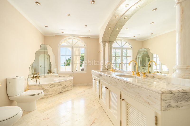 Foto 3b294b82-4b21-414e-b2f4-80a38789f37f. Casa adosada en La Carolina - Guadalpín Marbella