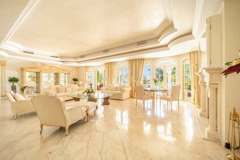 Foto 689a2a2f-ee1b-48dd-b4ff-407054493a6c. Casa adosada en La Carolina - Guadalpín Marbella