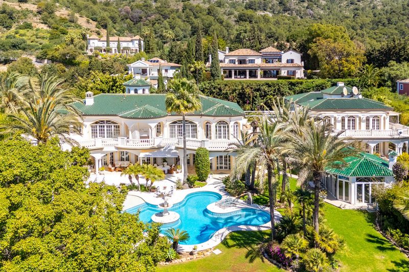 Foto 0d7df87d-58bf-4916-bd68-c76eb3b52ba6. Casa adossada a La Carolina - Guadalpín Marbella