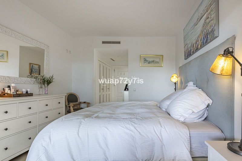 Foto 0c49ebc6-bd54-4b43-9b0b-06c76709dc48. Piso en Las Brisas Marbella
