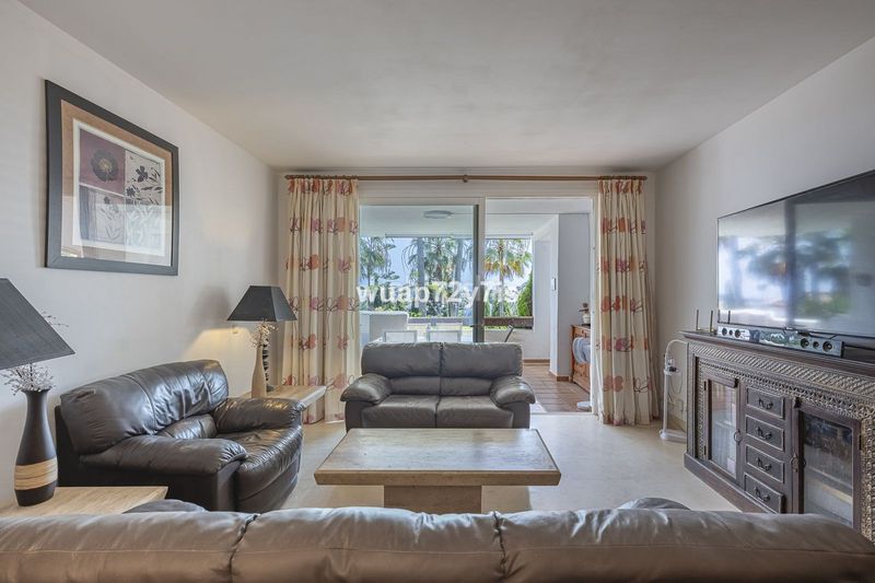 Foto 50100940-e327-418c-a8ad-cc50fc34a64f. Piso en Las Brisas Marbella