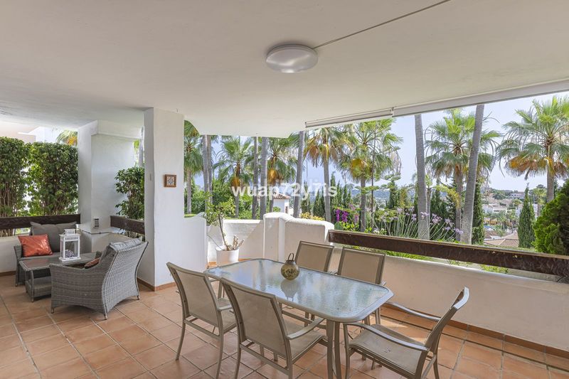 Foto 72f3d9b8-0a0d-4e91-a5a4-9c8a9f4263e9. Piso en Las Brisas Marbella