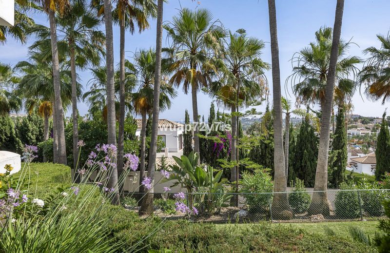 Foto 76205dd2-4b38-422f-a865-432911e51200. Piso en Las Brisas Marbella