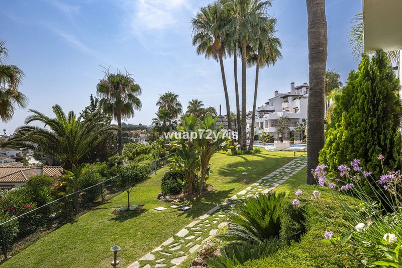 Foto 7d5994e7-546a-4fee-ab16-87285ef6aa4b. Piso en Las Brisas Marbella