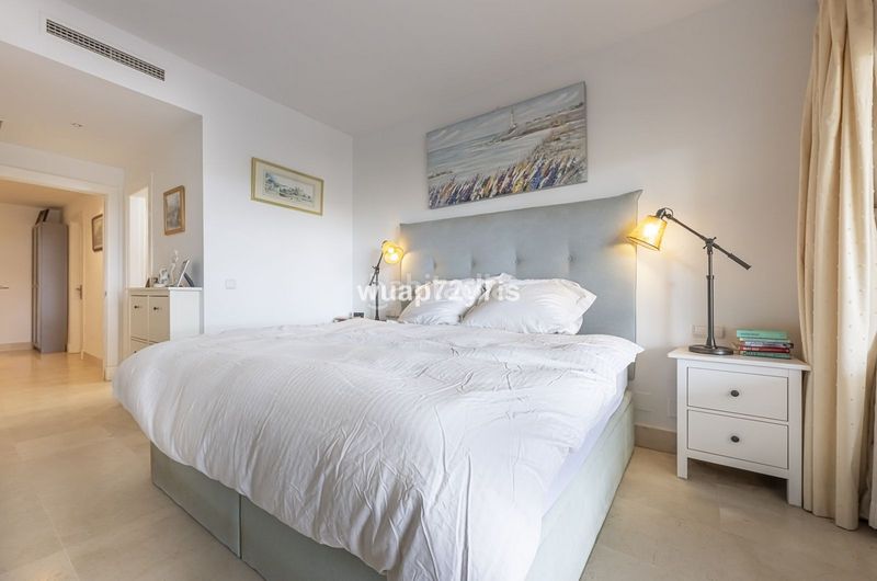 Foto e02593f7-42a0-40b9-b0b5-ee489741802d. Piso en Las Brisas Marbella